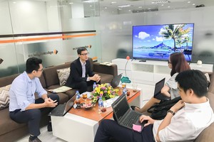 Ông Nguyễn Anh Dũng, Phó ban Quan hệ đầu tư của CENLAND tiếp các quỹ tới tìm hiểu CENLAND và cổ phiếu CRE.