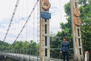 Cầu Thác Ngấn (xã Tiên An, huyện Tiên Phước, tỉnh Quảng Nam) đã hoàn thành được 3 năm, nhưng cho tới tháng 5/2018 vẫn chưa thể sử dụng vì dang dở đường dẫn lên cầu.