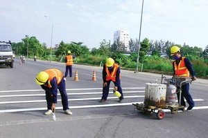 Những câu hỏi liên quan đến đời sống, việc làm của người lao động ngành giao thông ngày thêm gay gắt