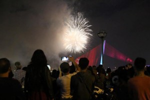 Người Đà Nẵng náo nức đón giao thừa