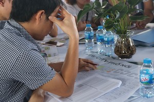 Khách hàng đang tìm hiểu về dự án New City Phố Nối (Hưng Yên)