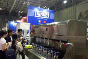 Một gian hàng của doanh nghiệp Ý.