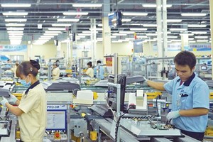 Khu vực FDI là một trong 4 động cơ quan trọng của cỗ xe tăng trưởng. Trong ảnh: Nhà máy Samsung Bắc Ninh. Ảnh: Đức Thanh