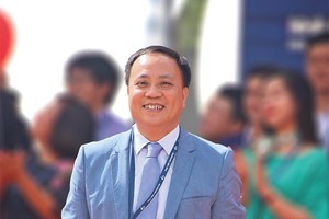 Ông Phan Minh Thông rạng rỡ trong lễ khánh thành Nhà máy Phúc Sinh Sơn La.
