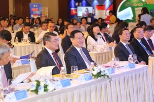 Phó Thủ tướng Vương Đình Huệ: Không tiền mặt mà có rất nhiều thứ