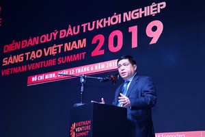 Bộ trưởng Bộ Kế hoạch và Đầu tư Nguyễn Chí Dũng phát biểu khai mạc tại Hội nghị Quỹ đầu tư khởi nghiệp sáng tạo Việt Nam 2019 được tổ chức sáng nay tại TP.HCM