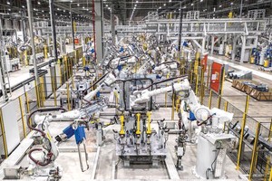 Có 1.200 robot được trang bị tại Nhà máy ô tô VinFast.