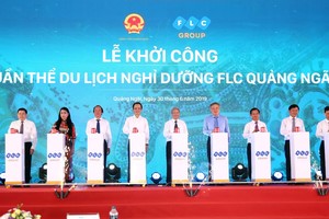 Các lãnh đạo cấp cao T.W và lãnh đạo tỉnh Quảng Ngãi nhấn nút khởi công Quần thể du lịch nghỉ dưỡng FLC Quảng Ngãi