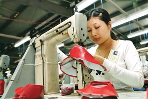 Giày dép, túi xách là những mặt hàng xuất khẩu của Việt Nam được các thị trường lớn ưa chuộng. Ảnh: Đức Thanh