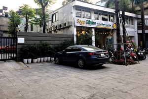 Dự án xây dựng trụ sở văn phòng làm việc và cho thuê tại số 19 Lê Thanh Nghị (quận Hai Bà Trưng) do Công ty cổ phần Đầu tư phát triển và Xây dựng Ba Đình làm chủ đầu tư đã bị thu hồi. Ảnh: Nhất Nam