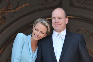 10 tỷ phú hoàng gia giàu nhất hành tinh