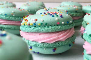 Từ món ăn có nguồn gốc ở Ý, Macaron đã dần “biến đổi” khi tới Pháp và trở thành món ăn đặc trưng của quốc gia này