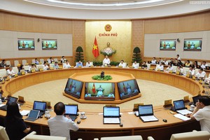 Thủ tướng Nguyễn Xuân Phúc chủ trì họp Chính phủ