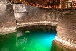 Cảnh quan tuyệt đẹp bên trong mỏ muối Wieliczka