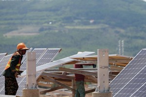 Việt Nam đang đẩy mạnh phát triển năng lượng tái tạo để đáp ứng nhu cầu điện ngày càng tăng cao. Ảnh: Đức Thanh