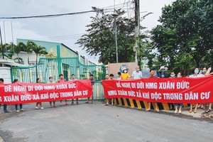 Người dân yêu cầu di dời 
Nhà máy Giấy Xuân Đức