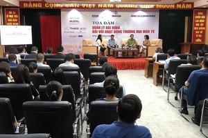 Tọa đàm Quản lý hải quan đối với hoạt động thương mại điện tử.