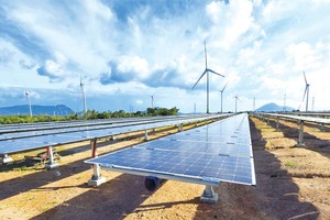 Thống kê thực tế vận hành điện mặt trời trên toàn hệ thống điện cũng cho thấy, hiện tại, sản lượng điện mặt trời có ngày đã sụt xuống còn 17 triệu kWh do miền Nam đã bước vào mùa mưa.