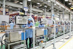 Một trong những nội dung quan trọng được đề cập khi Luật Đầu tư, Luật Doanh nghiệp được sửa đổi là các vấn đề về thể chế, chính sách nhằm thu hút đầu tư theo định hướng mới. Trong ảnh: Khu vực sản xuất của GE tại Hải Phòng. Ảnh: Đức Thanh