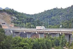 Nợ xấu hiện hữu khiến các ngân hàng từng bước siết chặt cho vay dự án BOT giao thông.