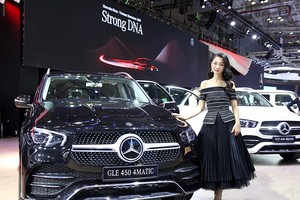 Vietnam Motor Show 2019: Mẫu đẹp - xế sang, gian hàng của Mercedes-Benz hút khách