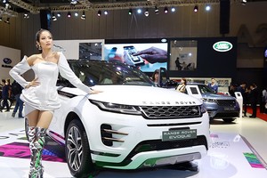 Vietnam Motor Show 2019: Cận cảnh “tân binh” Range Rover Evoque 2020 nhà Land Rover