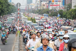 Giao thông đang là điểm trừ khiến bất động sản khu Tây Bắc TP.HCM chậm phát triển. Ảnh: Gia Huy