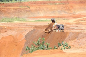 Dự án san lấp đất nền trái phép tại xã Nâm N’Jang, H.Đắk Song.