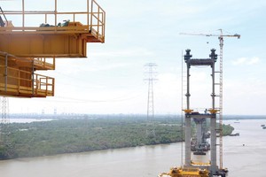 Cầu dây văng Bình Khánh trên tuyến cao tốc Bến Lức - Long Thành đang thiếu vốn hoàn thành.