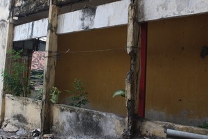 Toàn bộ kết cấu của Chung cư Vĩnh Hội đang ở thế “ngàn cân treo sợi tóc”