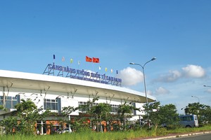 Việc điều chỉnh giá phục vụ khách tại Nhà ga T2 Cam Ranh như đề xuất của CRTC vẫn đang phải tạm “treo” do những vướng mắc liên quan đến tính pháp lý. Ảnh: Đức Thanh