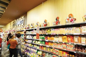 Các doanh nghiệp sẽ chuẩn bị đủ lượng hàng phục vụ Tết Canh Tý với cam kết không tăng giá. Ảnh: Đức Thanh