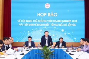 Thứ trưởng Vũ Đại Thắng chủ trì họp báo cung cấp thông tin về Hội nghị Thủ tướng với doanh nghiệp (Ảnh: Lê Tiên)