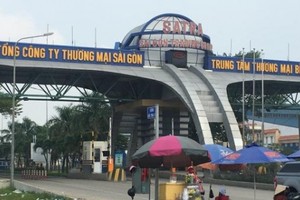 Khu đất của Công ty Thuận Hưng đã bàn giao cho UBND TP.HCM để SATRA sử dụng từ lâu, nhưng đất hoán đổi của doanh nghiệp đến giờ vẫn “bặt vô âm tín”.