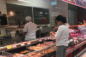 Kiến nghị giữ thuế nhập khẩu gia cầm ở mức 20% trước làn sóng thịt gà nhập khẩu giá rẻ