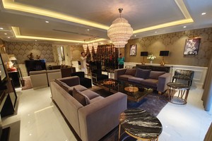 Dân chơi nhà hiệu