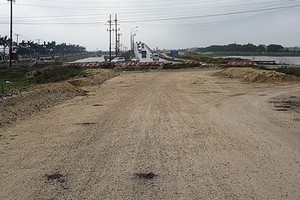 Những đoạn mặt bằng sạch tại Dự án cao tốc Cao Bồ - Mai Sơn được địa phương bàn giao cho nhà thầu thi công.