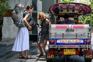 Du lịch - đòn bẩy cho tăng trưởng kinh tế Thái Lan - đang chịu ảnh hưởng nặng nề từ dịch bệnh do virus Corona. Ảnh: AFP