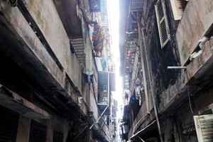 Nhiều khu chung cư cũ Hà Nội xuống cấp trầm trọng
