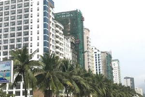 Tìm nút thắt trọng yếu của condotel