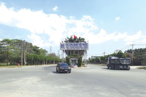 Khu công nghiệp Hiệp Phước - giai đoạn 2 dù đã đi vào hoạt động nhưng vẫn chưa hoàn thiện hệ thống hạ tầng. Ảnh: Việt Dũng 