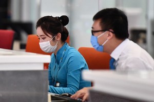 Theo CEO Vietnam Airlines, ông Dương Trí Thành, hãng sẽ cắt giảm tới 50% số lượng lao động vì dịch Covid-19, tương đương khoảng 10.000 người. Ảnh: Hoàng Hà.