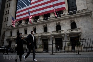 Quang cảnh bên ngoài Sàn giao dịch chứng khoán New York, Mỹ. (Ảnh: THX/TTXVN)