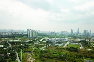 Chính quyền TP.HCM đang trong giai đoạn nước rút để tháo gỡ khó khăn, vướng mắc cho các dự án bất động sản. Ảnh: Trọng Tín