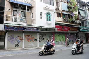 Dịch bệnh đang khiến cả cung sản xuất lẫn cầu tiêu dùng đều rơi vào trì trệ. Ảnh: Đức Thanh