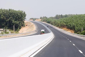 Dự thảo Luật PPP đang tiếp tục được hoàn thiện. Trong ảnh: Cao tốc Bắc Giang - Lạng Sơn. Ảnh: Đức Thanh