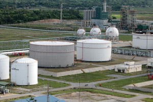 Nhà máy Lọc dầu Dung Quất. Ảnh: Đức Thanh