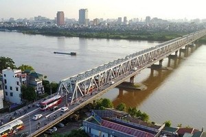 Cầu Chương Dương nối liền 2 quận Hoàn Kiếm và Long Biên (Ảnh minh họa)