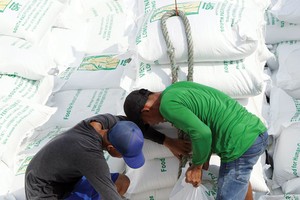 Bùng nhùng điều hành xuất khẩu gạo: Doanh nghiệp tuột cơ hội