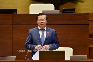 Bộ trưởng Bộ Tài chính Đinh Tiến Dũng trình bày báo cảo của Chính phủ, đánh giá kết quả thực hành tiết kiệm, chống lãng phí năm 2019 tiếp tục có chuyển biến tích cực. Song Ủy ban Tài chính - Ngân sách của Quốc hội nhận xétl một số nhận định, đánh giá chưa có số liệu minh chứng cụ thể, còn chung chung, chưa thuyết minh cụ thể việc xử lý vi phạm trong thực hành tiết kiệm, chống lãng phí.